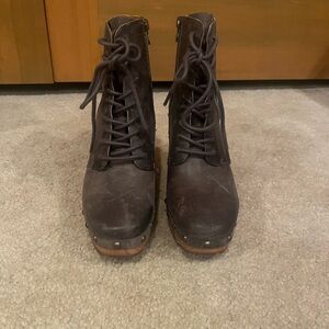 Woman’s Brown Leather Boots